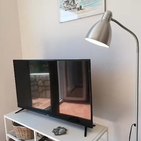 In With Two-bedrooms 1 *