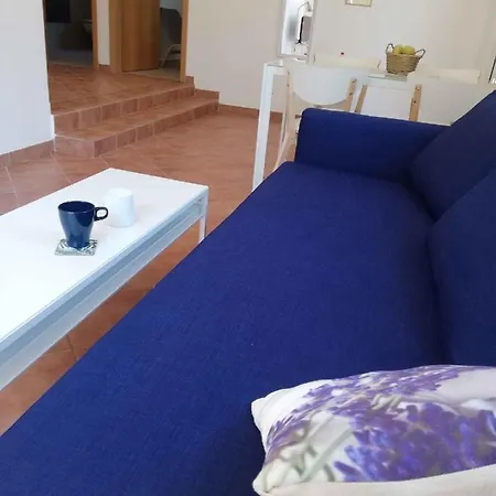 In With Two-bedrooms 1 *