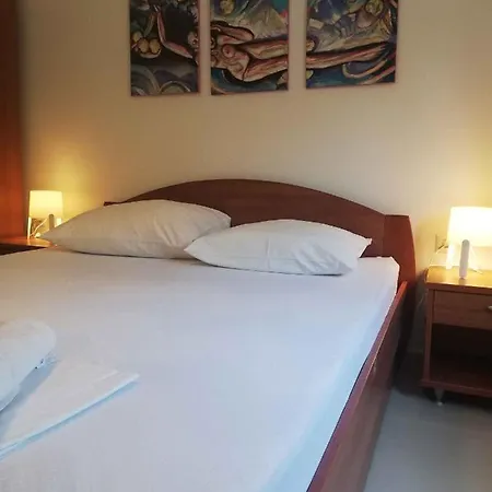 In With Two-bedrooms 1 شقة
