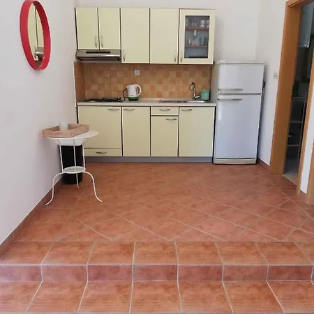 In With Two-bedrooms 1 شقة *
